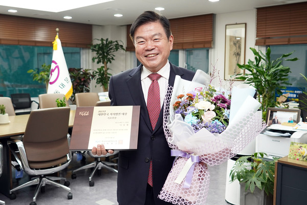 2023 대한민국 자치발전 대상 기초부문 대상을 수상한 이필형 구청장 /사진제공=동대문구