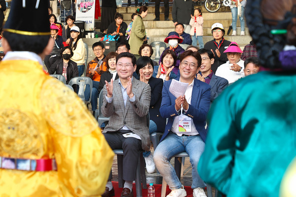 제4회 석성산 문화축제 성종대왕 어가행렬 /사진제공=용인시