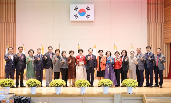 대전시 제9회 여성농업인 한마음 대회 개최 (중앙에 이장우 대전시장)  /사진제공=대전시