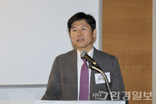 이창훈 한국환경연구원 원장은 "지속가능발전을 추진하기 위해서는 경제와 사회의 관계를 돈이라는 일률적인 기준이 아니라 다양한 관점에서 좋은 삶 실현을 위한 지원이 필요하다”고 강조했다. /사진=이다빈 기자