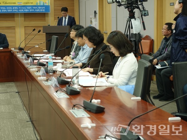 녹색에너지전략연구소 권필석 소장은 “해외의 성공 사례를 참고해 국내의 냉난방 방식 중 어떤 것이 가장 탈탄소에 효과적인지를 연구해야 한다”고 강조했다. /사진=김인성 기자