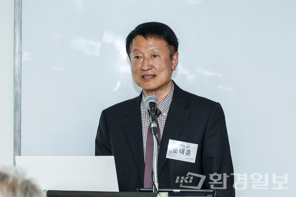 문태훈 중앙대학교 명예교수가 ‘대한민국 환경, 지난 30년과 다가올 30년’을 주제로 발제하고 있다. /사진=이다빈 기자