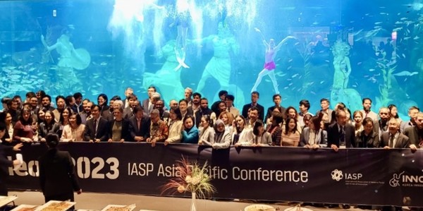 한국표준과학연구원에서 대덕 연구개발특구 50주년 기념 미래비전 선포식과 동시개최된 2023 세계사이언스파크협회(IASP) 아시아·태평양 지역 총회에 참여한 회원들이 기념촬영을 하고 있다. /사진=환경일보DB