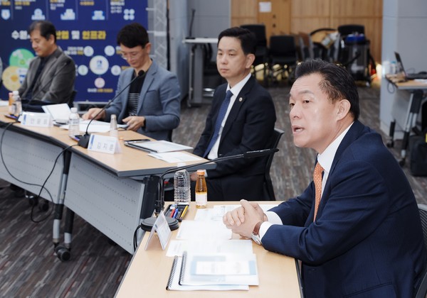 간담회에서 발언하는 이재준 수원시장 /사진제공=수원시