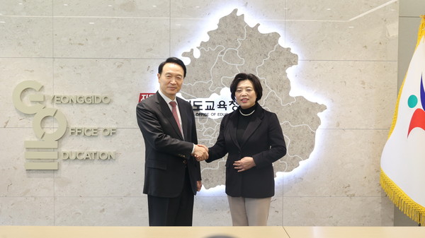 신계용 과천시장, 22일 경기도교육청에서 임태희 교육감과 만나 지역 현안 논의 /사진제공=과천시