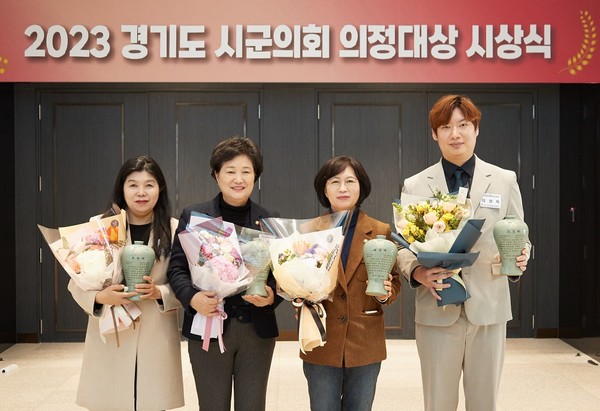 왼쪽부터 안지현, 남홍숙, 이윤미, 이상욱 의원 /사진제공=용인시의회