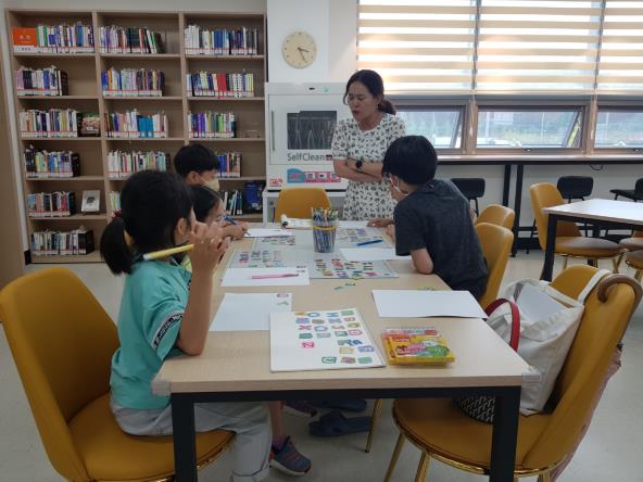순회 사서가 진행하는 독서프로그램 /사진제공=구로구