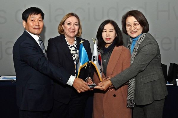 신미숙 의원, 과테말라 대사와 간담회 /사진제공=경기도의회