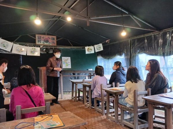 시는 초등 3~6학년을 대상으로 오는 4월부터 한국전쟁 시기 대한민국 임시 수도였던 부산의 문화와 예술을 체험하는 '피란학교 천막교실'을 개최한다. /사진제공=부산시 