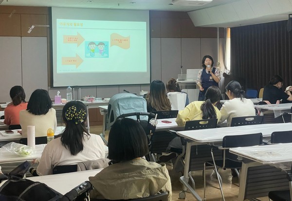 구로구 이유식 교육 현장 /사진제공=구로구