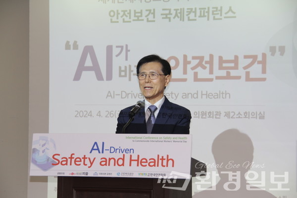 이영순 재단법인 피플 이사장은 중대산업재해, 중대시민재해를 AI로 해결할 수 있는 구체적인 방안들이 제시되길 바라며 앞으로도 희생된 노동자를 추모하고 희생자를 줄이기 위해 최선을 다할것을 약속했다. /사진=박준영 기자