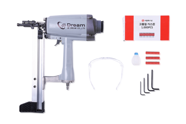 포비드림사의 수중용 에어타카기 구성품  /사진제공=포비드림