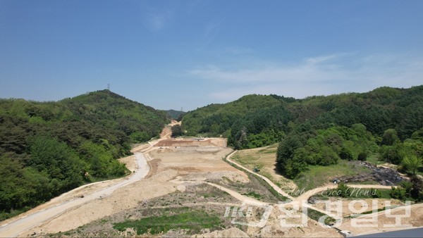 비산먼지 방지시설 없이 공사가 진행되는 현장 /사진=김성재 기자