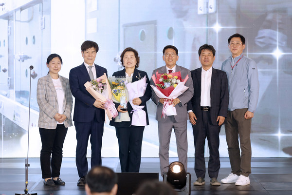 유준숙 기획경제위원회 위원장, 자치분권대상 시상 /사진제공=수원시의회