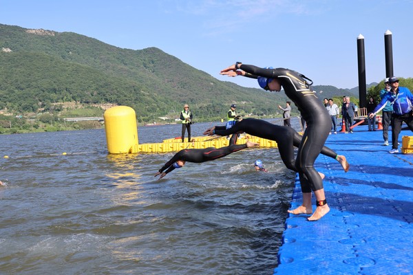 시는 지난 18~19일 지역 대표 관광지 일원에서 철인3종대회를 비롯해 파크골프대회와 배드민턴대회 등을 개최했다. /사진제공=양산시