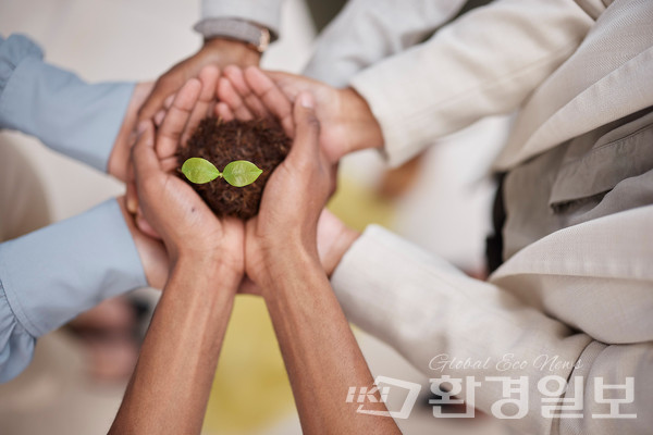 덕성여대 김경묵 교수는 기업과 NGO의 긍정적인 협력을 위해 인식 전환, 새로운 규범 확립, 개별 협력에 부합하는 기준(혹은 표준) 정립 등을 전제해야 한다는 점을 강조했다. /사진=환경일보 DB