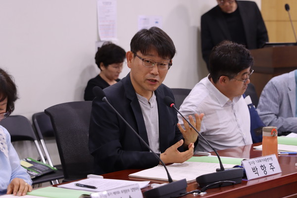 박항주 전 정의당 기후위기센터장은 “기후위기 대응의 중요성이 높은 가운데 우리 사회가 소각장을 더 짓기로 했는지에 대한 합의와 다른 시나리오는 부재하다”고 지적했다.