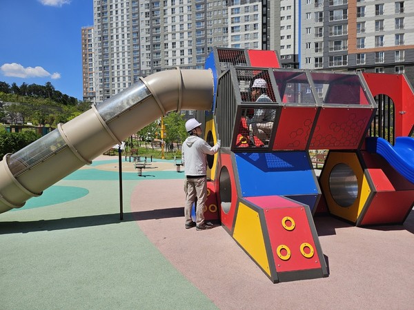 화성도시공사, 어린이 놀이시설 210개소 특별 안전점검 실시 /사진제공=화성도시공사