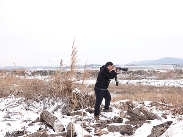 조류 망원경 확인조사 모습 /사진제공=환경영향평가협회