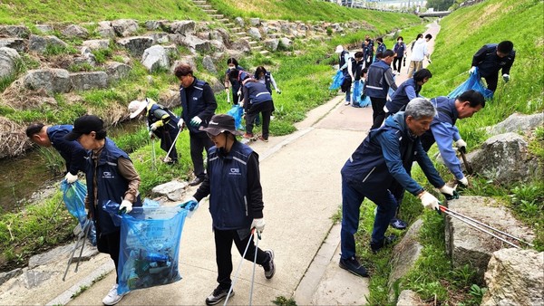 지구의날기념 하천 정화 캠페인 /사진제공=시흥시
