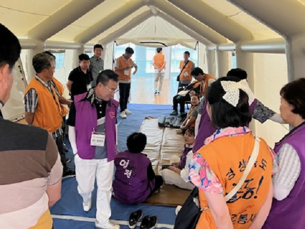 재난안전 자원봉사 교육 및 실습 참여 단원들 /사진제공=경상북도