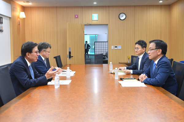 시는 지난 24일 기재부 핵심 관계자를 만나 주요 현안사업 관련 국비 지원을 요청했다. /사진제공=부산시 