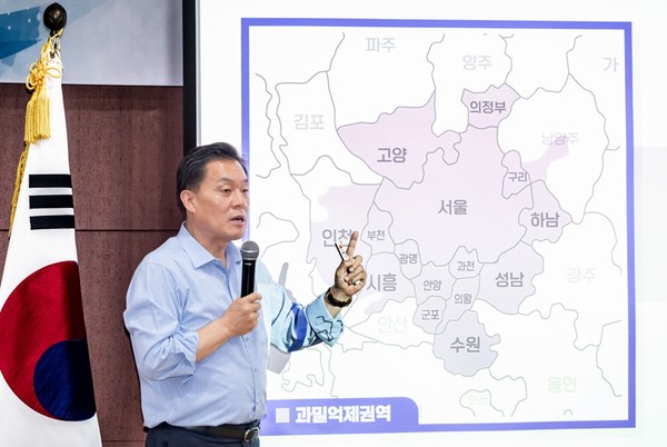 이재준 수원시장 ‘수원CEO포럼’ 제5기 수료식 특강 /사진제공=수원시