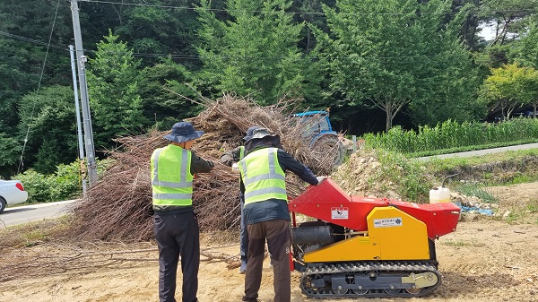 영농부산물  파쇄지원 작업  /사진제공=고령군