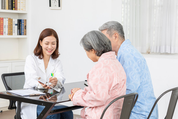 이달 15일까지 국가건강검진과 연계해 종합건강검진을 추진하고 재활기구를 보급한다. /사진=환경일보DB