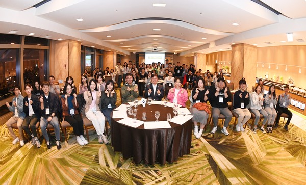 지난해 10월 진행된 7급 워케이션 교육 기념촬영 모습 /사진제공=부천시