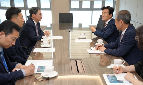 조규일 진주시장, 윤영빈 우주항공청장 노경원우주항공청 차장 등과 면담 /사진제공=진주시