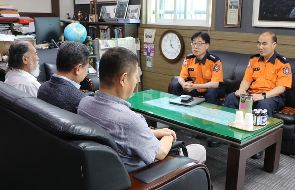 고영주 서장, 전통시장 화재예방 컨설팅 진행 /사진제공=수원남부소방서