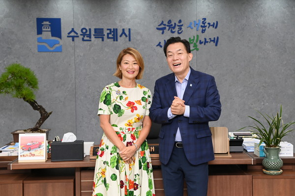 이재준 수원시장과 엘렌 박 의원 /사진제공=수원시