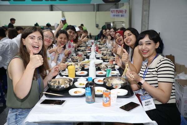 ‘우리가족 기력충전, 금산 삼계탕으로!’  /사진제공=금산군