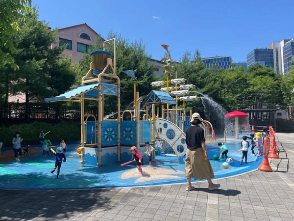 수원시 영통구 고래등어린이공원 물놀이시설 /사진제공=수원시