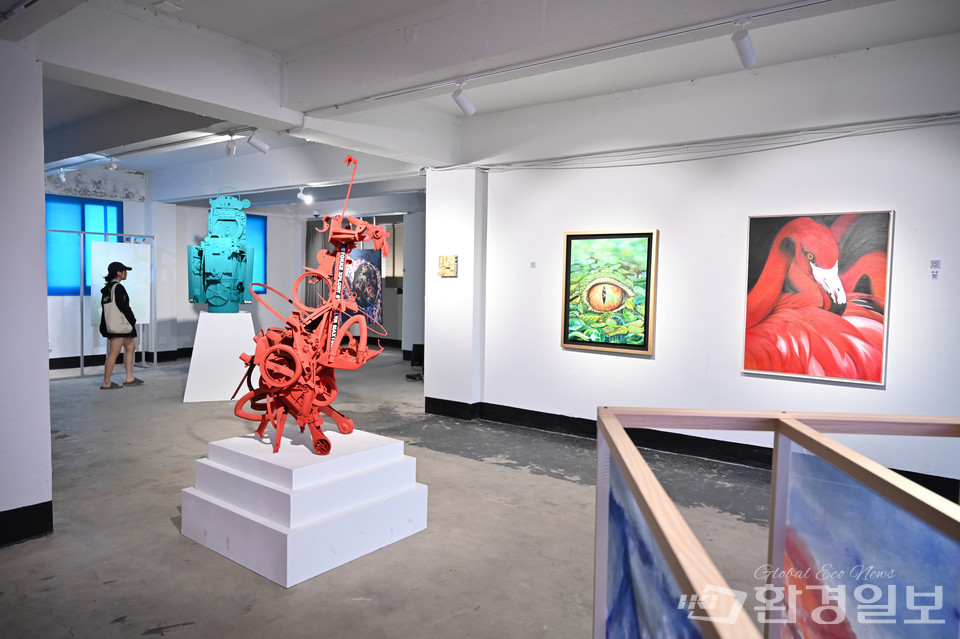 전시관 내 설치된 작품들 /사진=박준엽 인턴기자