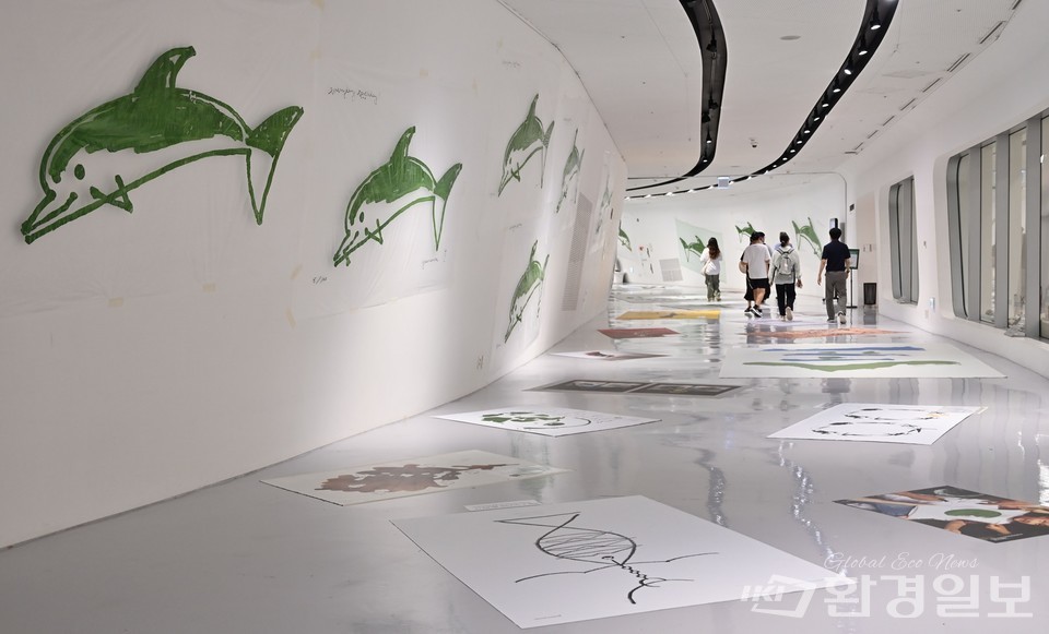 ‘greencanvers in ddp’ 전시가 열린 DDP 뮤지엄 3층 둘레길 /사진=박준엽 인턴기자