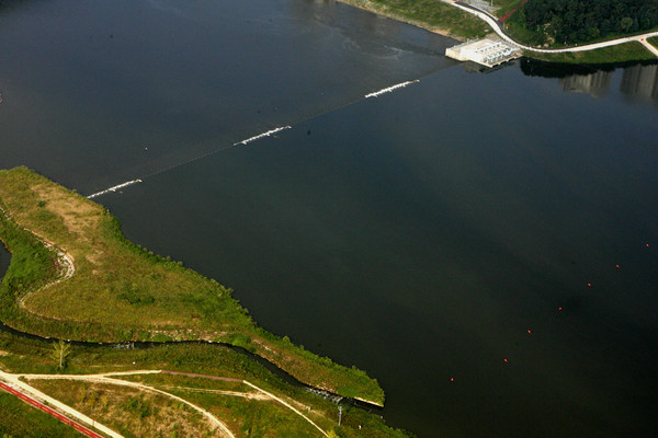 보 개방 전 수변 공간이 사라진 2013년 세종보 /사진제공=대전충남녹색연합