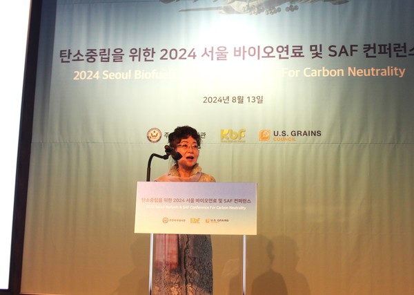 유영숙 한국바이오연료포럼 회장은  ‘탄소중립을 위한 2024 서울 바이오연료 및 SAF 컨퍼런스’ 인사말에서 바이오연료 확대를 위한 바이오선박유와 SAF 실증 연구가 왕성하게 진행되고 있다"고 말했다. /사진=박선영 기자 