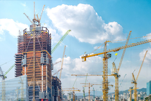 시행 1년을 맞이한 건설근로자 전자카드제는 퇴직공제 근로일수 누락 방지와 건설현장의 체계적인 인력관리를 위해 도입된 제도이다.