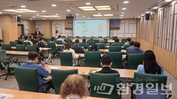 임미애·김소희·서왕진 의원실, 기후시민프로젝트 주최로 개최된 ‘농촌의 미래와 영농형태양광: 도전과 기회’ 국회 토론회 전경 /사진=김인성 기자