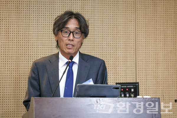 금한승 국립환경과학원 원장은 축사를 통해 오늘 심포지엄이 유익한 학술 교류의 장이 되길 바란다고 말했다. /사진=이다빈 기자