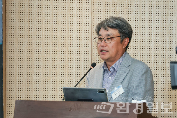 송창근 울산과학기술대학교 교수는 SLCP가 기후변화에 미치는 영향은 CO2와 비슷하며, CO2 감축 대책과 SLCP 감축 대책을 동시에 추진하면 기후변화 완화에 빠른 효과를 줄 수 있다고 주장했다. /사진=이다빈 기자