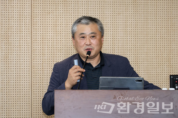 이규홍 인체유해인자 흡입독성연구단 단장은 비배기 미세 입자가 인체에 큰 해를 끼친다 경고하며 이에 대한 대책이 필요하다고 설명했다. /'사진=이다빈 기자
