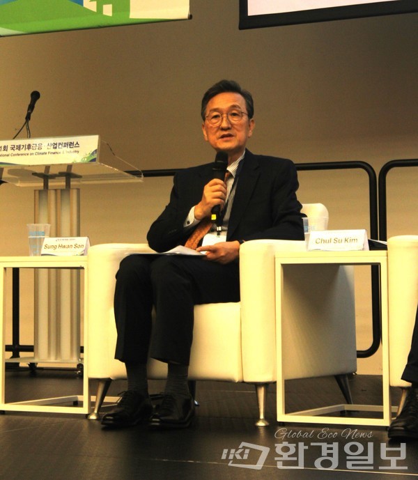 손성환 전 외교부 기후변화대사는 "한국이 자발적으로 공여를 이렇게 계속해온 것은 한국 정부가 기후변화 대응에 필요한 글로벌 기후금융 확보 노력에 적극적으로 동참하고 있다는 의미”라고 말했다. /사진=박선영 기자 