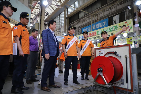 추석 명절 대비 구리전통시장 현장안전점검 /사진제공=경기도북부소방재난본부