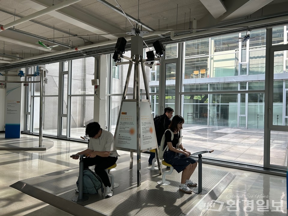서울에너지드림센터 전시관에서는 도슨트를 활용한 전시 및 교육을 진행한다. /사진=구윤서 객원기자