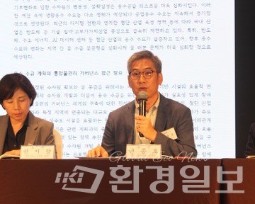 안종호 한국환경연구원 물국토연구본부장은 “통합물관리체제가 이뤄졌으나 아직 지자체 간 수리권 갈등, 법정계획의 미정비 등의 부작용이 있으며 이를 해소하기 위해 통합물관리의 거버넌스적 접근이 필요하다”고 말했다. /사진=박선영 기자
