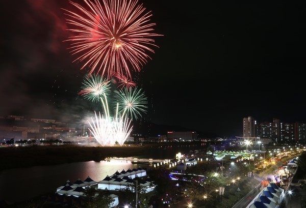 시는 지난해 대표 축제인 양산삽량문화축전(위 사진)을 개최한 것처럼 올해 10월4~6일까지 행사를 진행한다고 밝혔다. /사진제공=양산시 