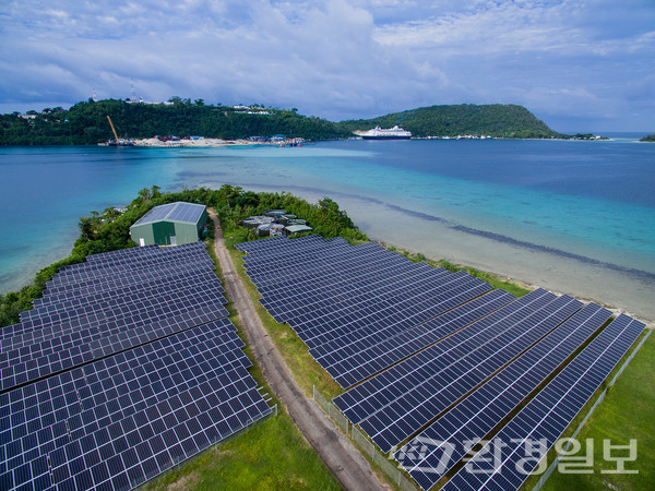 산업통상자원부는 태양광 이격거리 규제가 필요하지 않다고 하면서도 구속력 있는 규제를 하지 않아 129개의 기초 지자체는 이를 시행하고 있다. /사진=환경일보DB